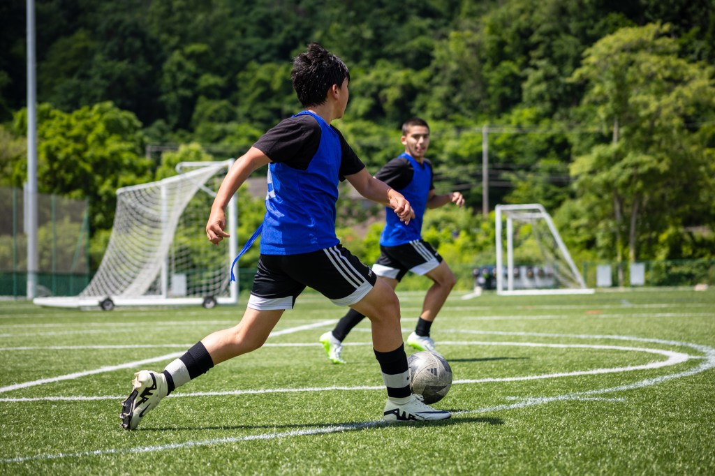 Players from the Riverhounds Academy's 2010 ECNL Boys practice at AHN Montour. The team is preparing to compete in the ECNL Champions League, June 25 to July 1, in Del Mar, Calif. (Photo: Julia Wasielewski/Riverhounds SC)