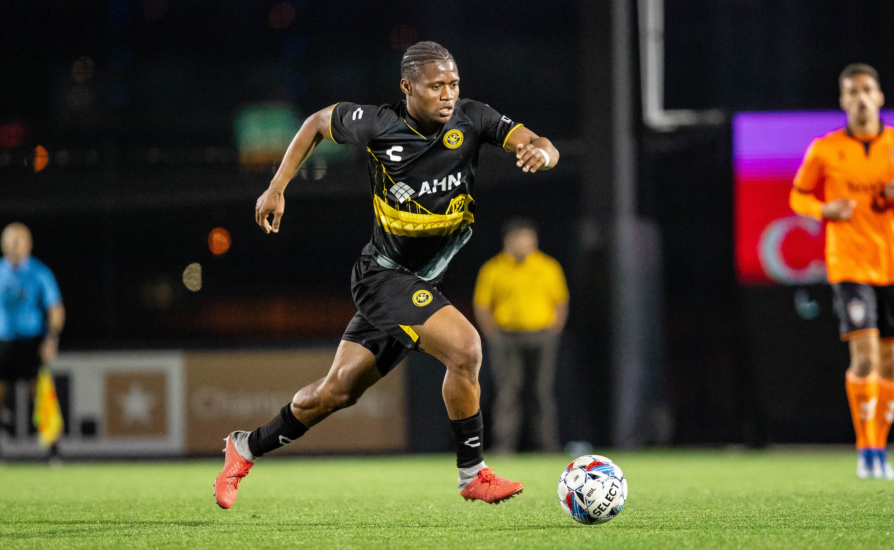 Illal Osumanu dribbles the ball for the Pittsburgh Riverhounds in their match against Orange County SC on March 16, 2024, at Highmark Stadium. (Photo: Mallory Neil/Riverhounds SC)